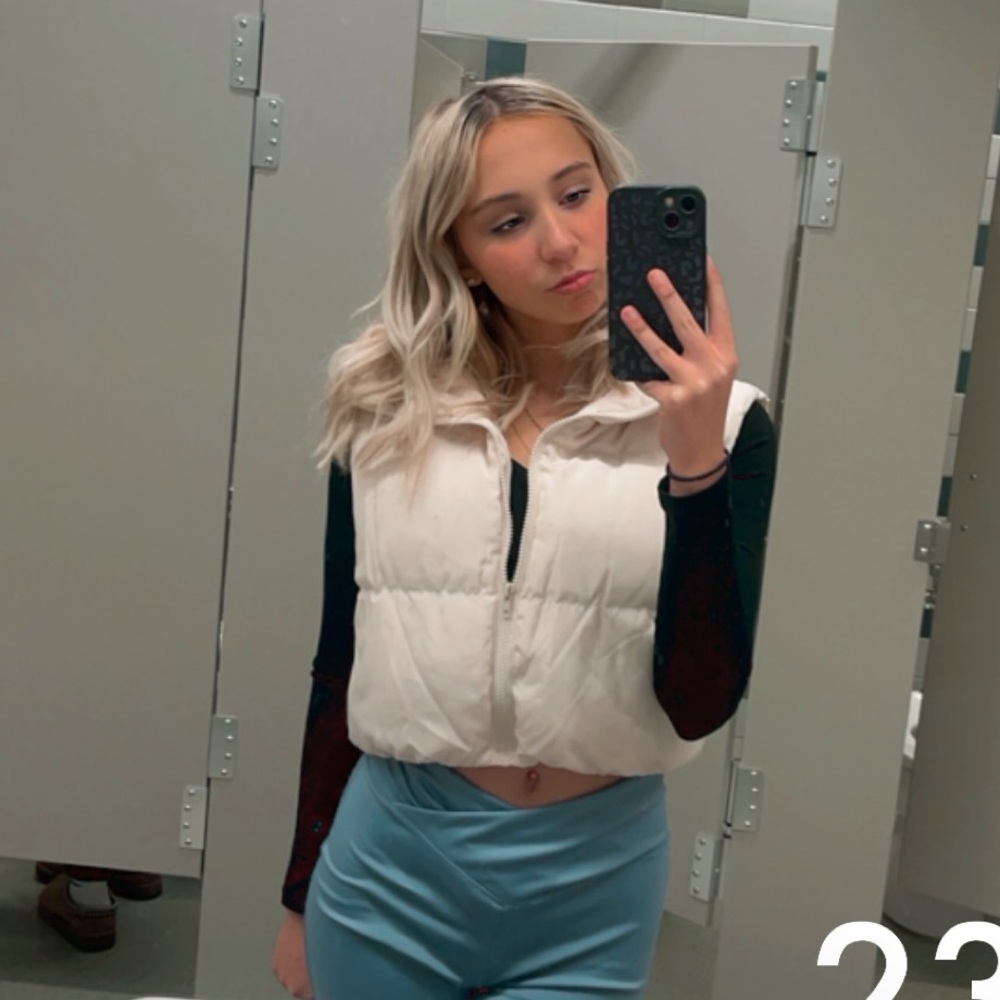 Meet your Posher, Lauren